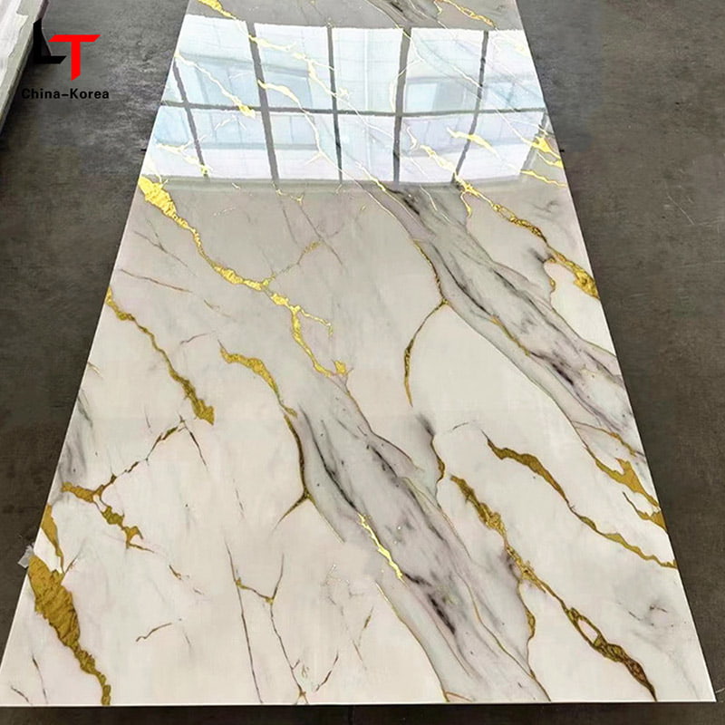 Impermeable de 1220 × 2440 mm de 3 mm PVC UV Board para la decoración del panel de pared interior con acabado de alto brillo para la decoración de diseño de la oficina de la casa