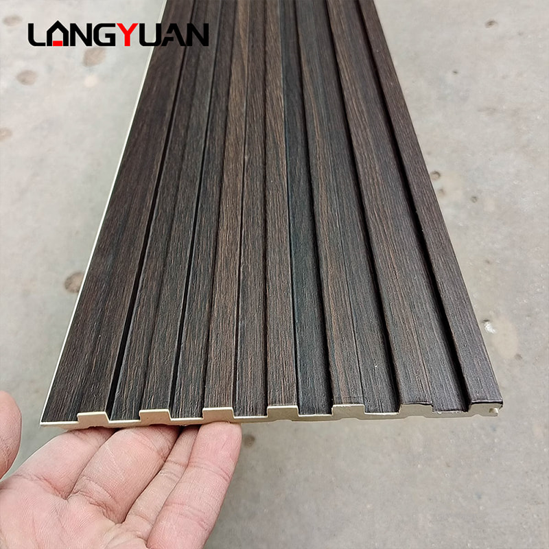 Paneles Decorativos de Madera Natural y Plástico Compuesto WPC PVC para Revestimiento Interior, Paneles de Pared Ranurados para Interiores