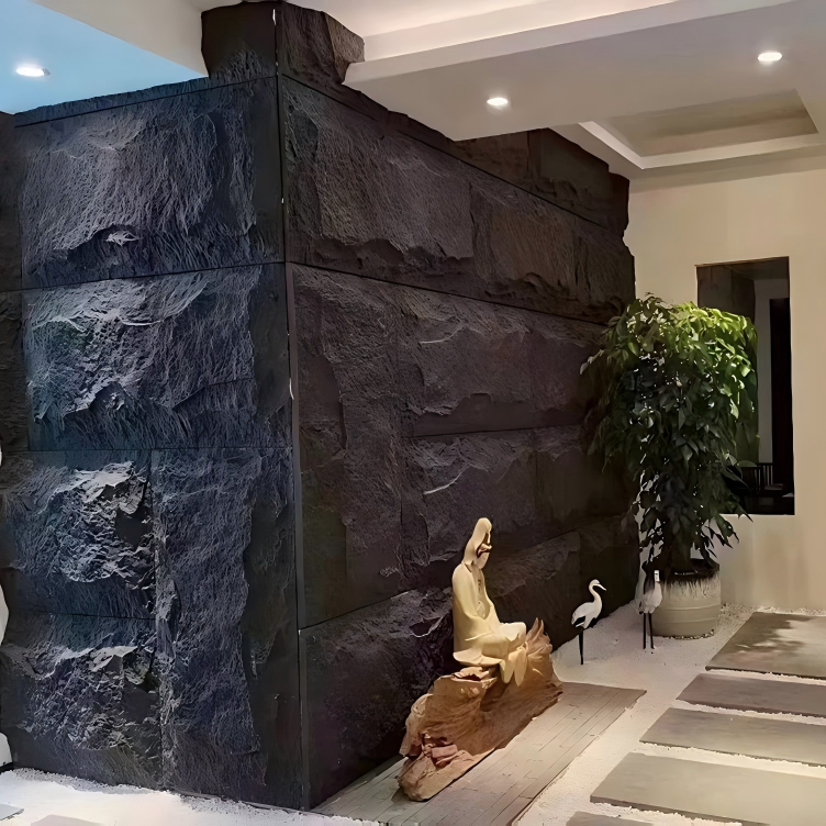 Piedra natural versus piedra de PU: dos resultados diferentes del mismo arquitecto